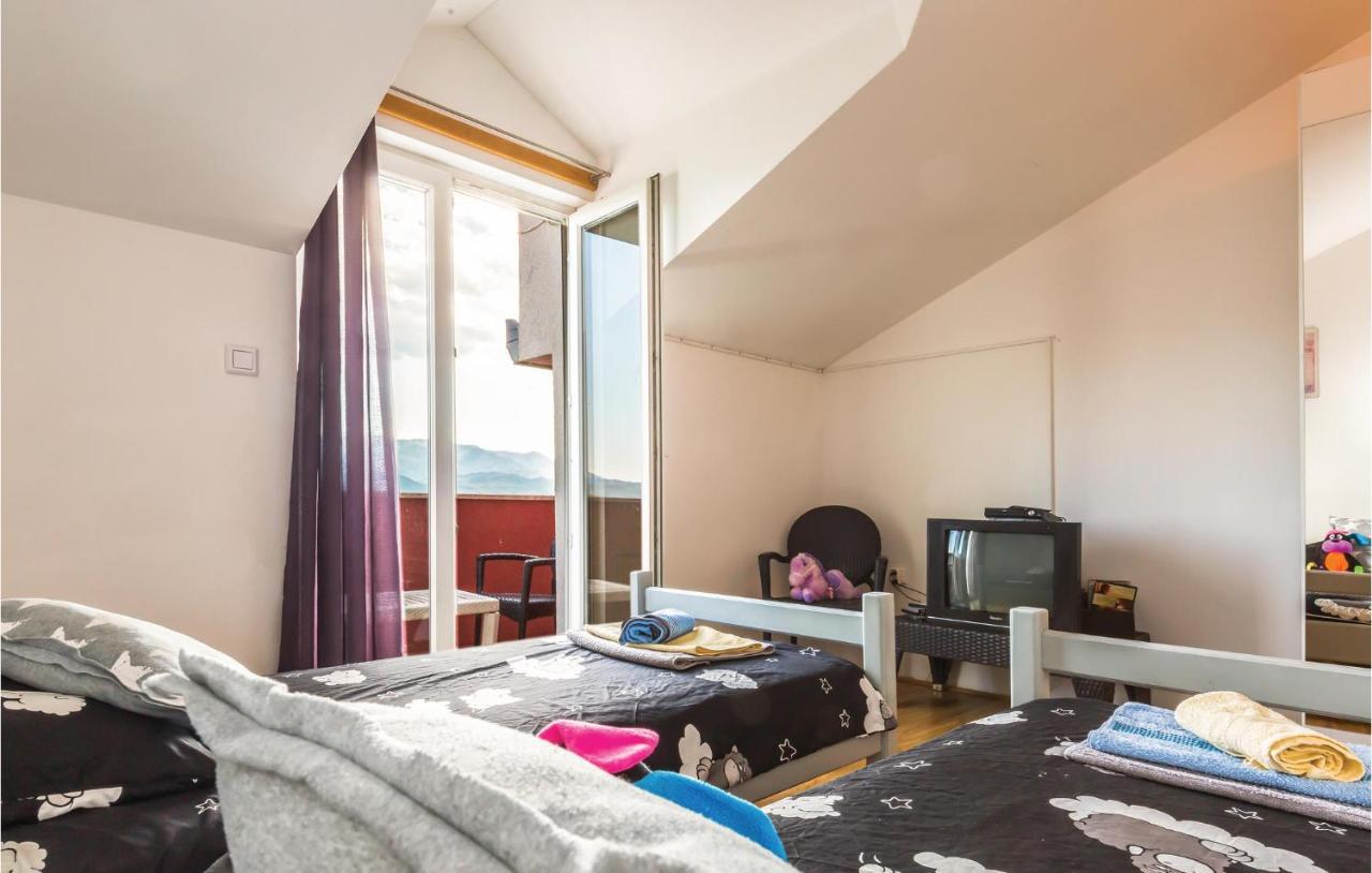 Lovely Apartment In Ugljane With Kitchen מראה חיצוני תמונה