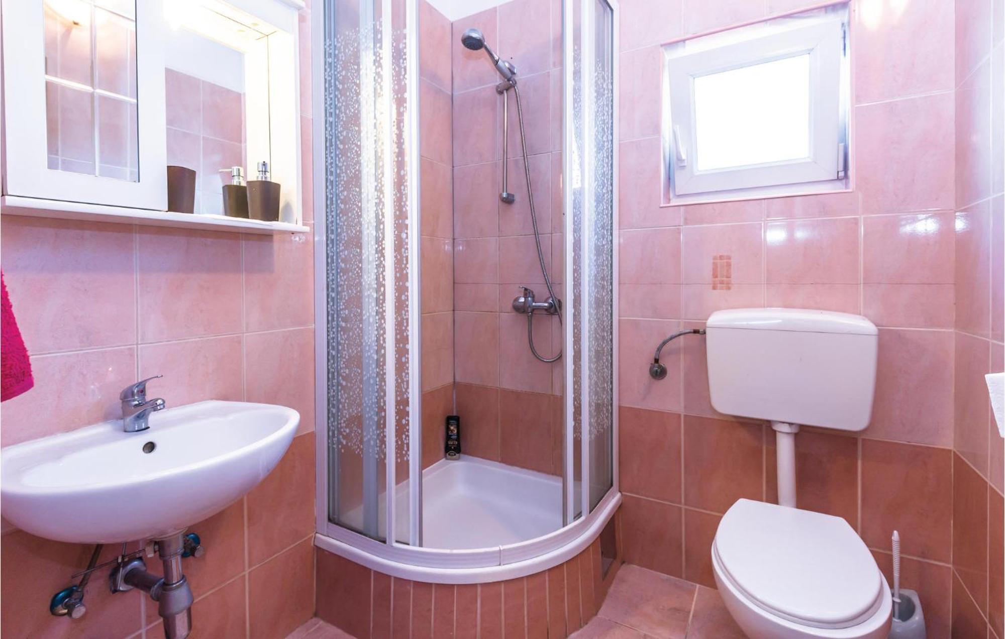 Lovely Apartment In Ugljane With Kitchen מראה חיצוני תמונה