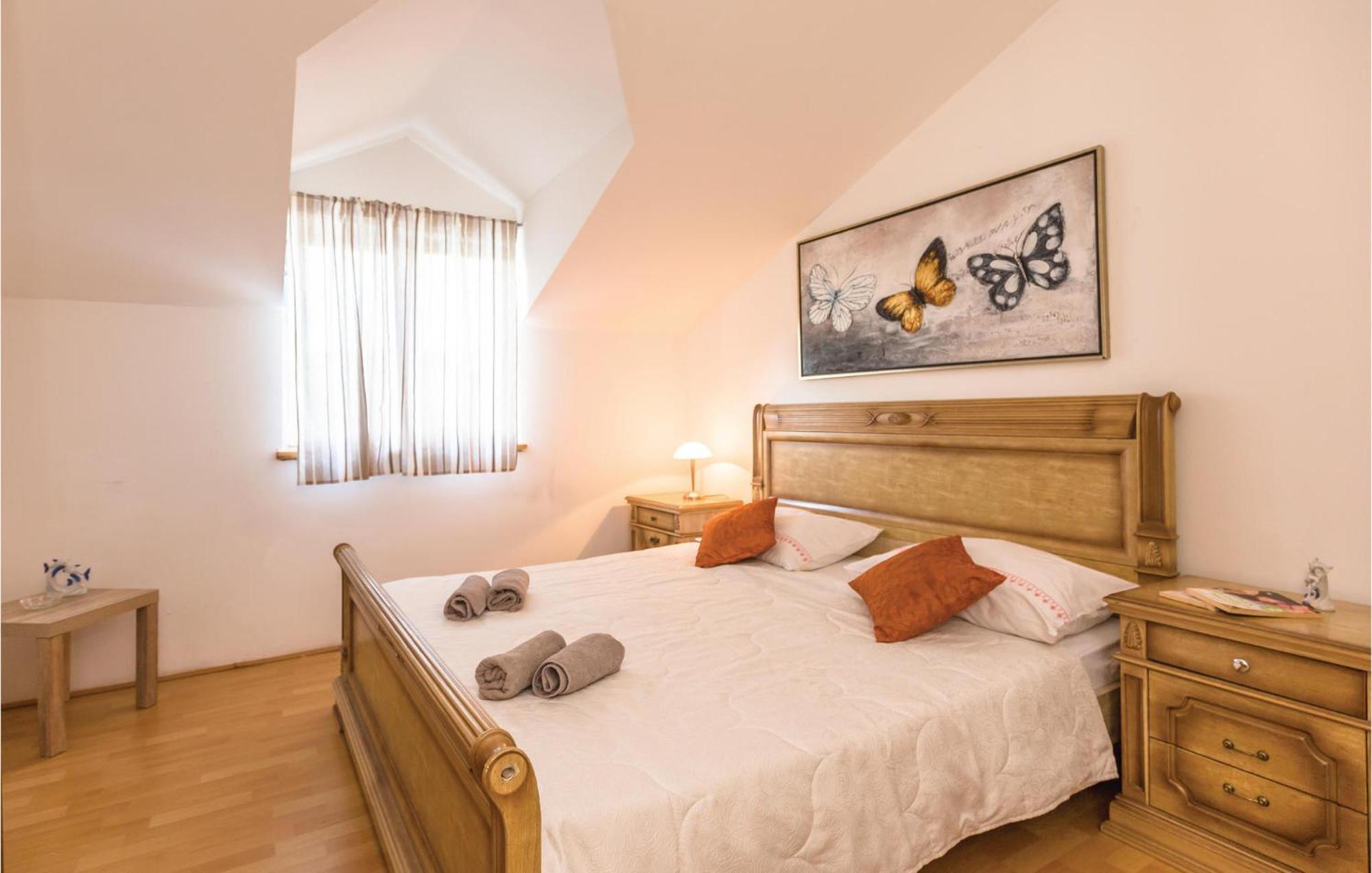 Lovely Apartment In Ugljane With Kitchen מראה חיצוני תמונה