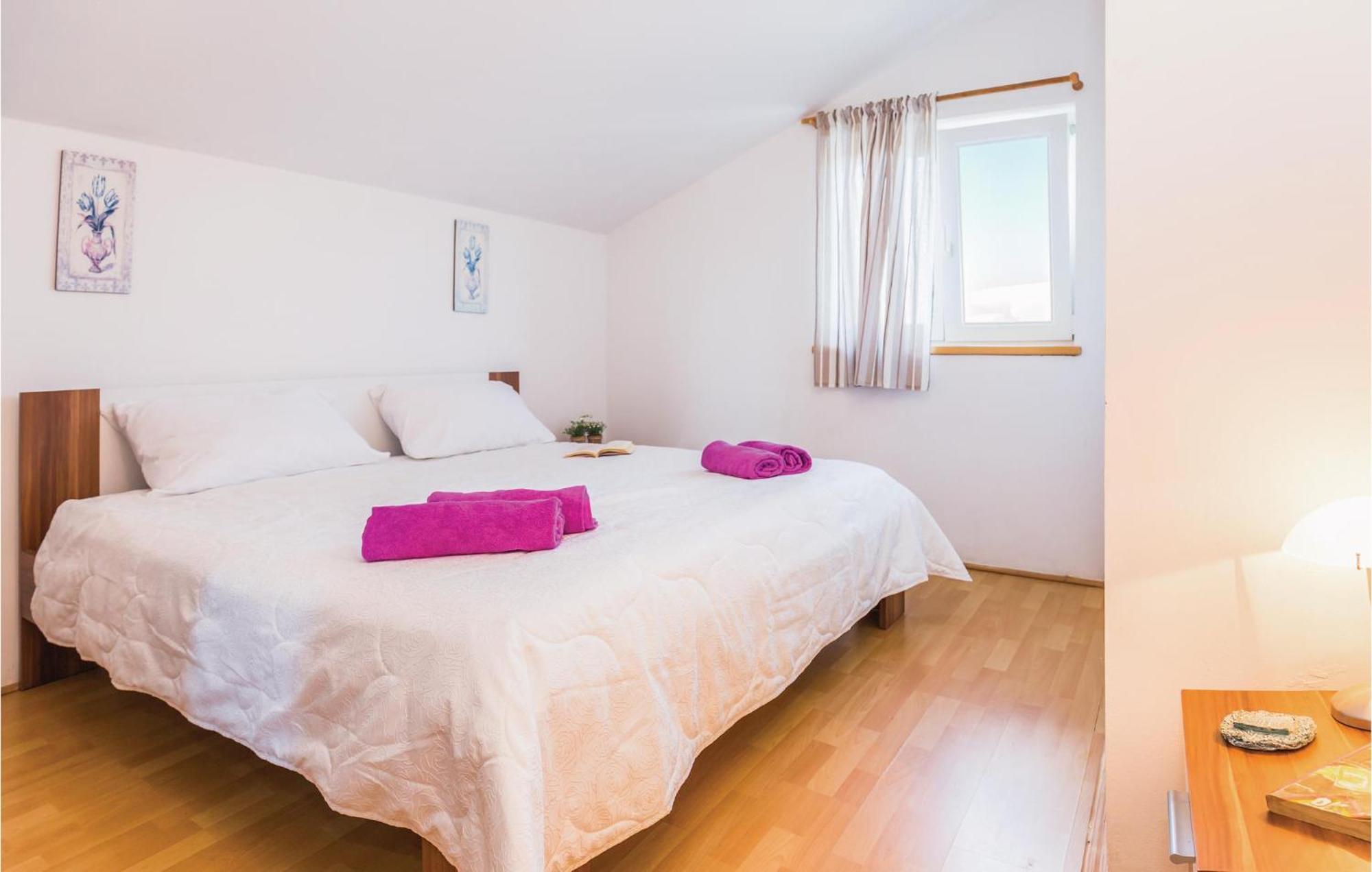 Lovely Apartment In Ugljane With Kitchen מראה חיצוני תמונה